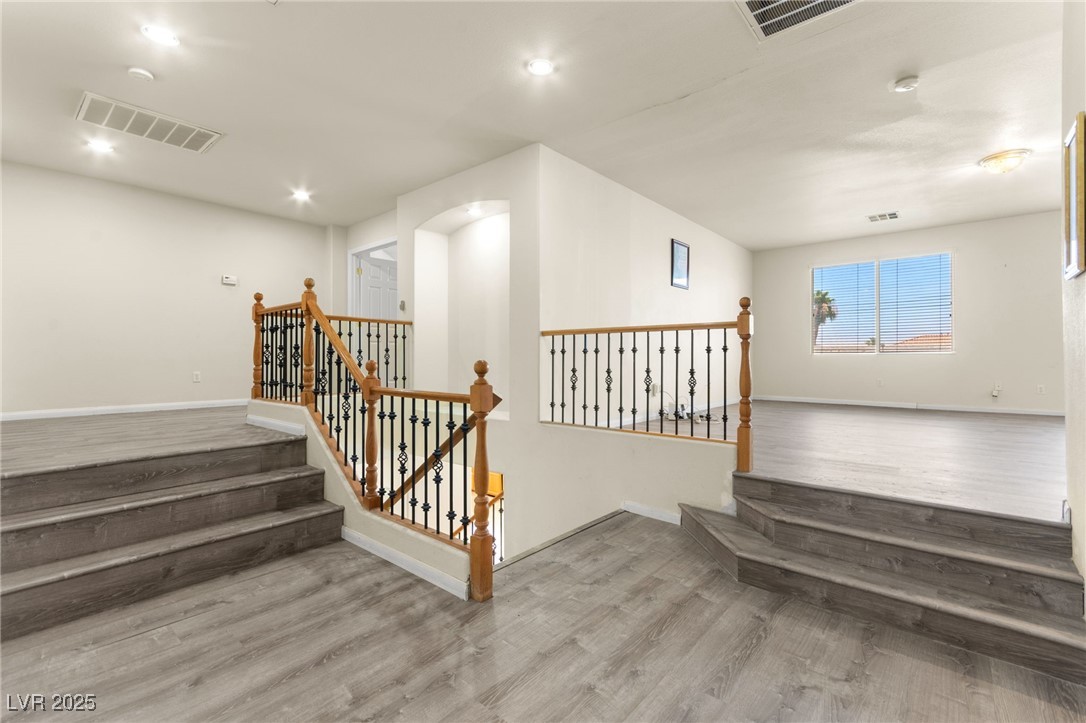 7536 Gossamer Wind Street