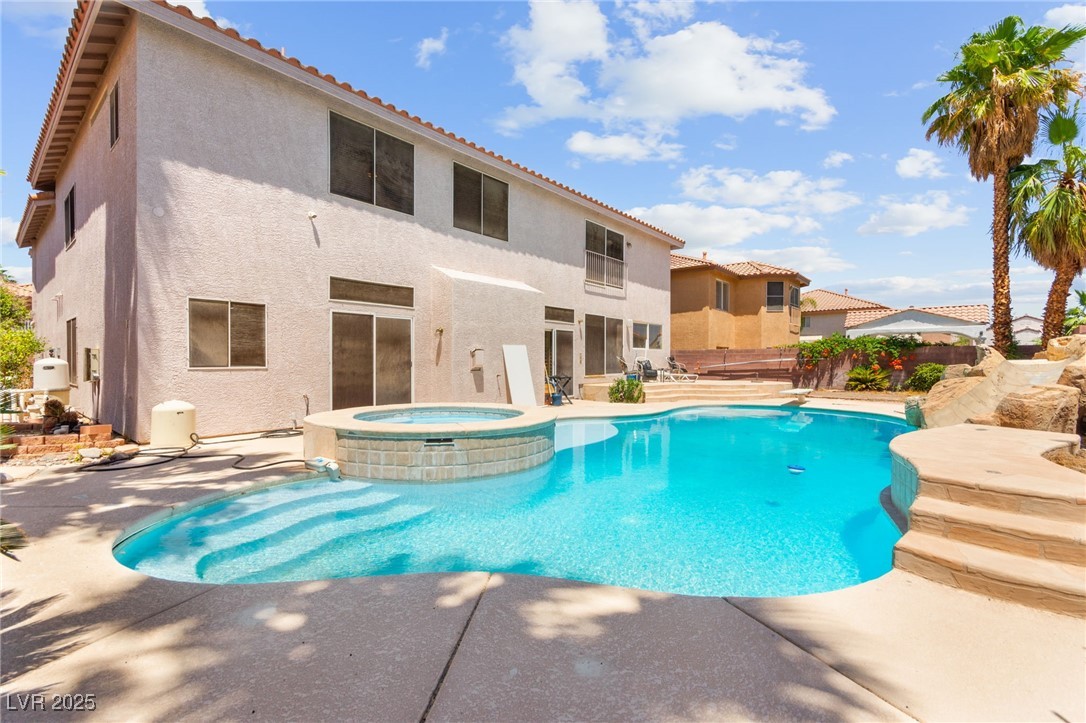 7536 Gossamer Wind Street