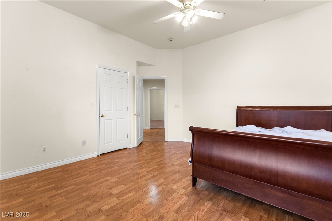 7536 Gossamer Wind Street