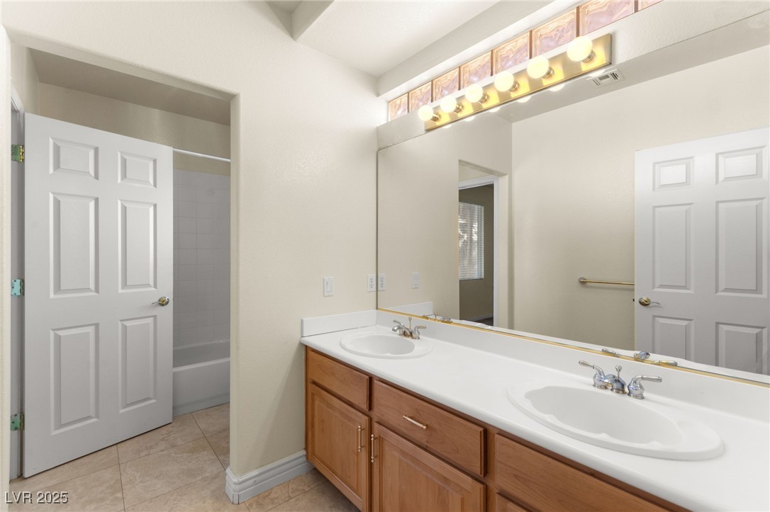 7536 Gossamer Wind Street