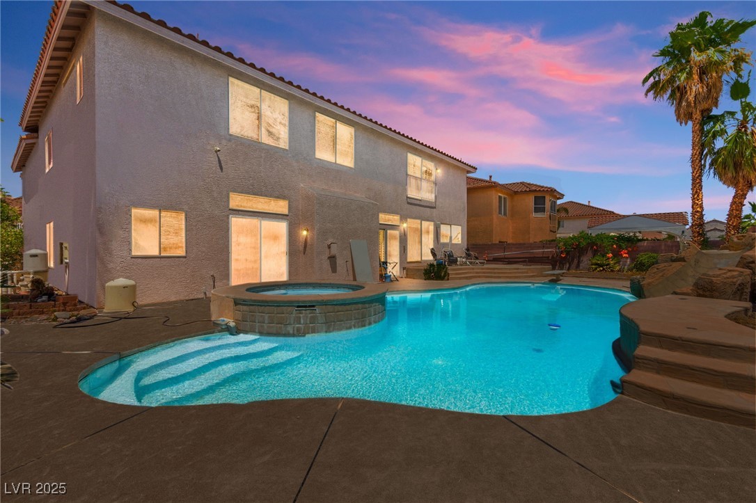 7536 Gossamer Wind Street