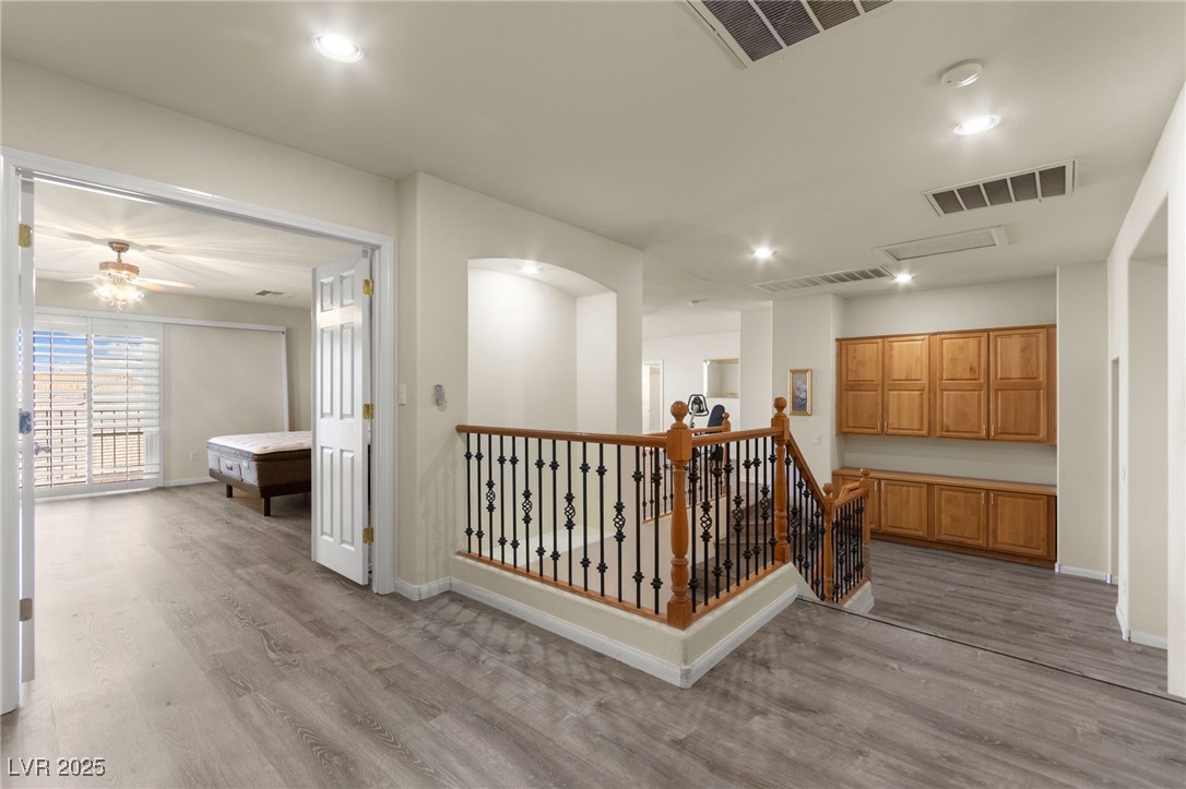 7536 Gossamer Wind Street