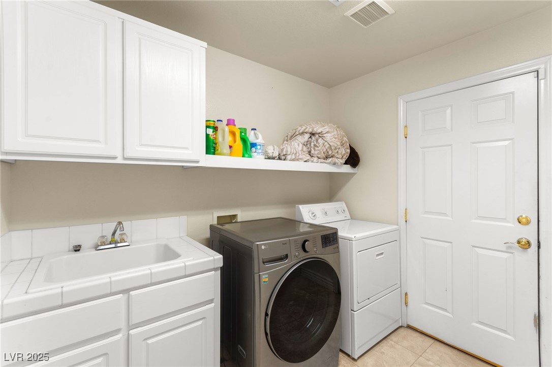 7536 Gossamer Wind Street