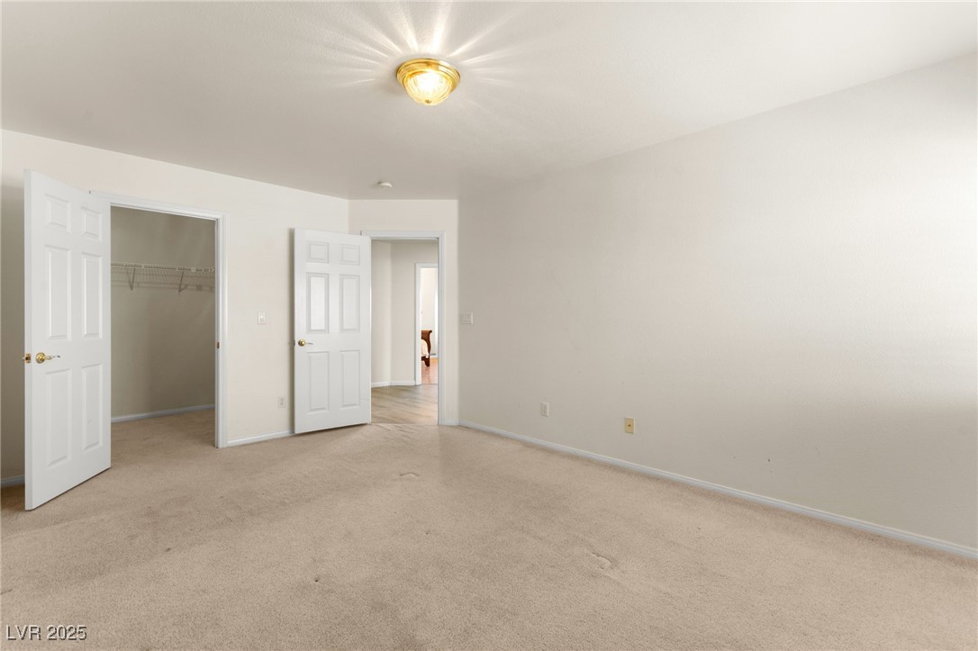 7536 Gossamer Wind Street