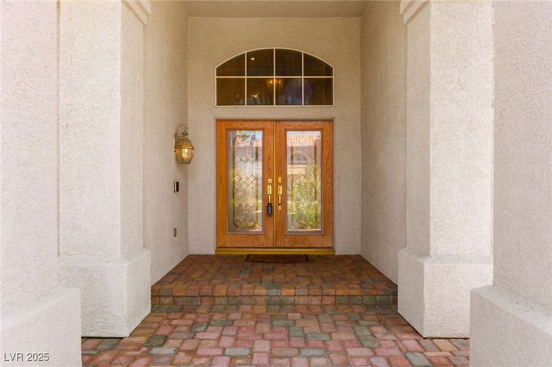 7536 Gossamer Wind Street