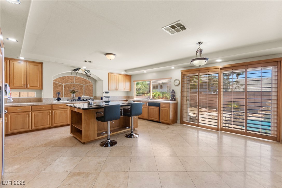 7536 Gossamer Wind Street