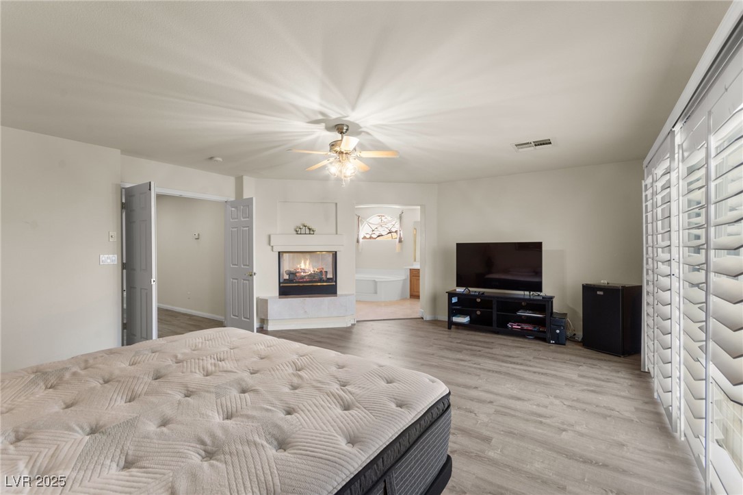 7536 Gossamer Wind Street