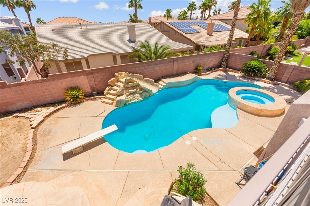 7536 Gossamer Wind Street