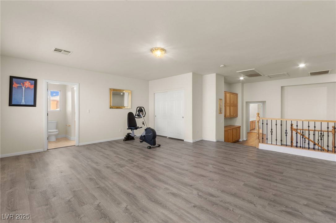 7536 Gossamer Wind Street