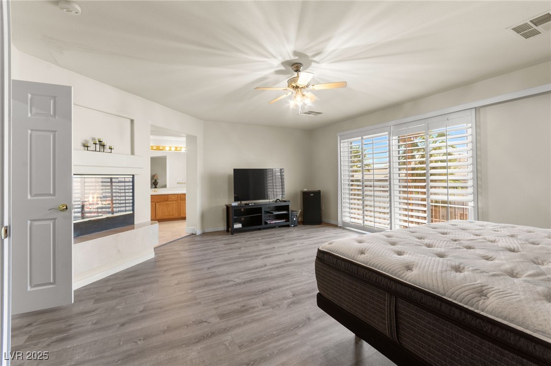 7536 Gossamer Wind Street