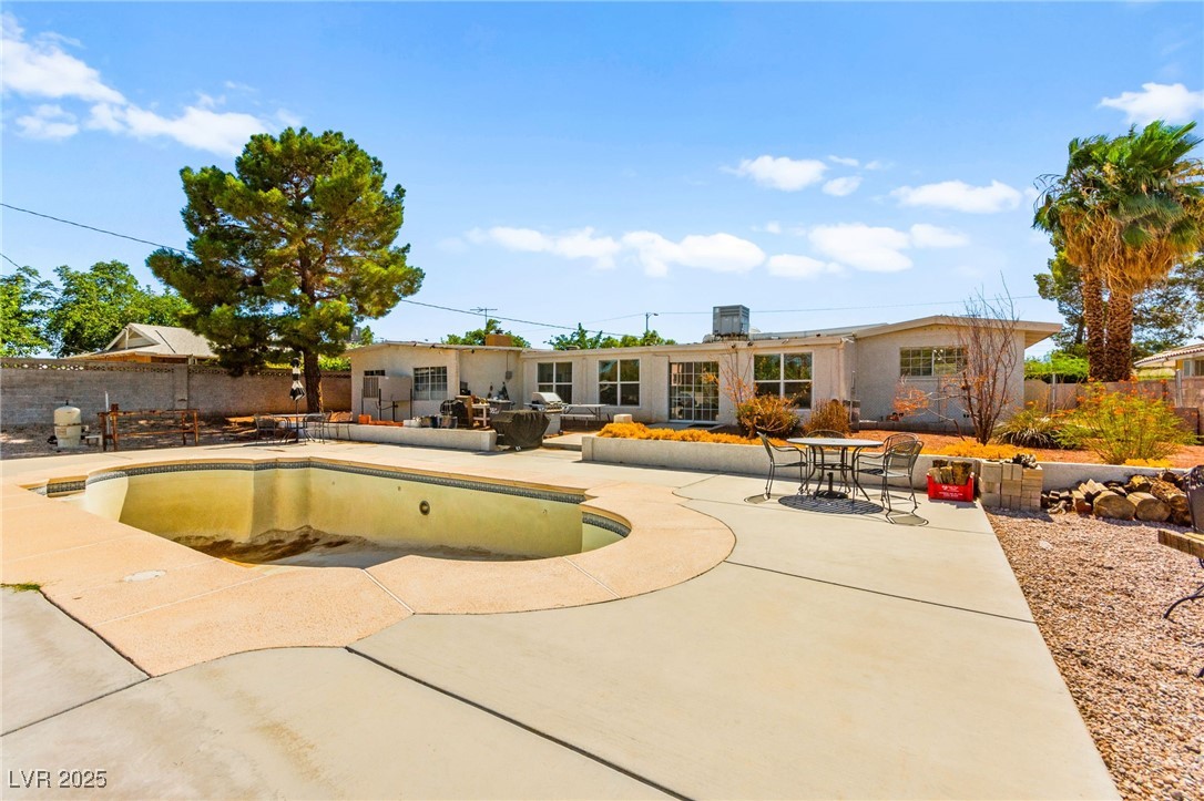 639 Lacy Lane