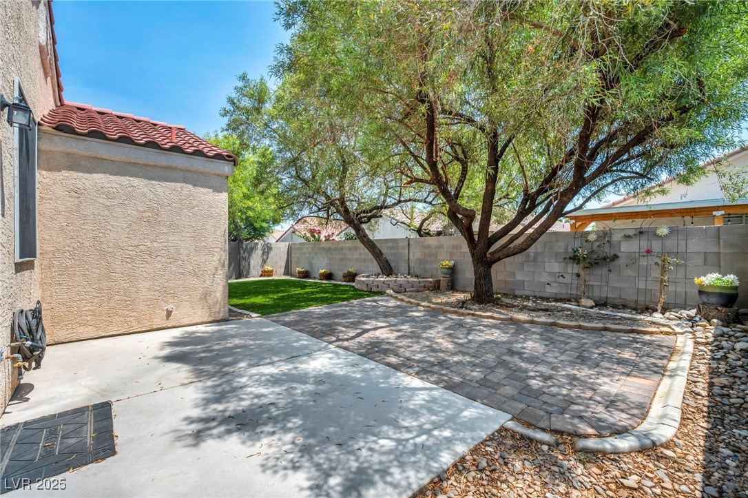 8557 Hidden Pines Avenue