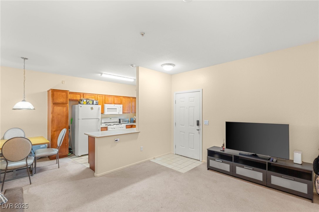 2291 West Horizon Ridge Parkway 8248