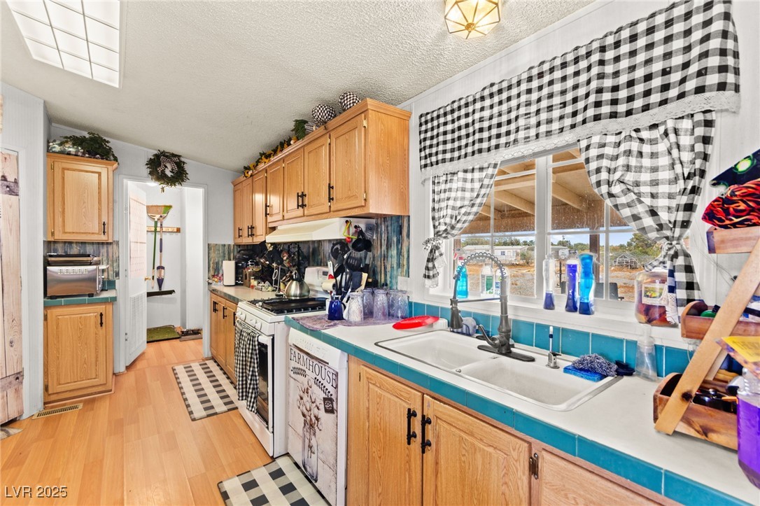 3300 East Navajo Boulevard