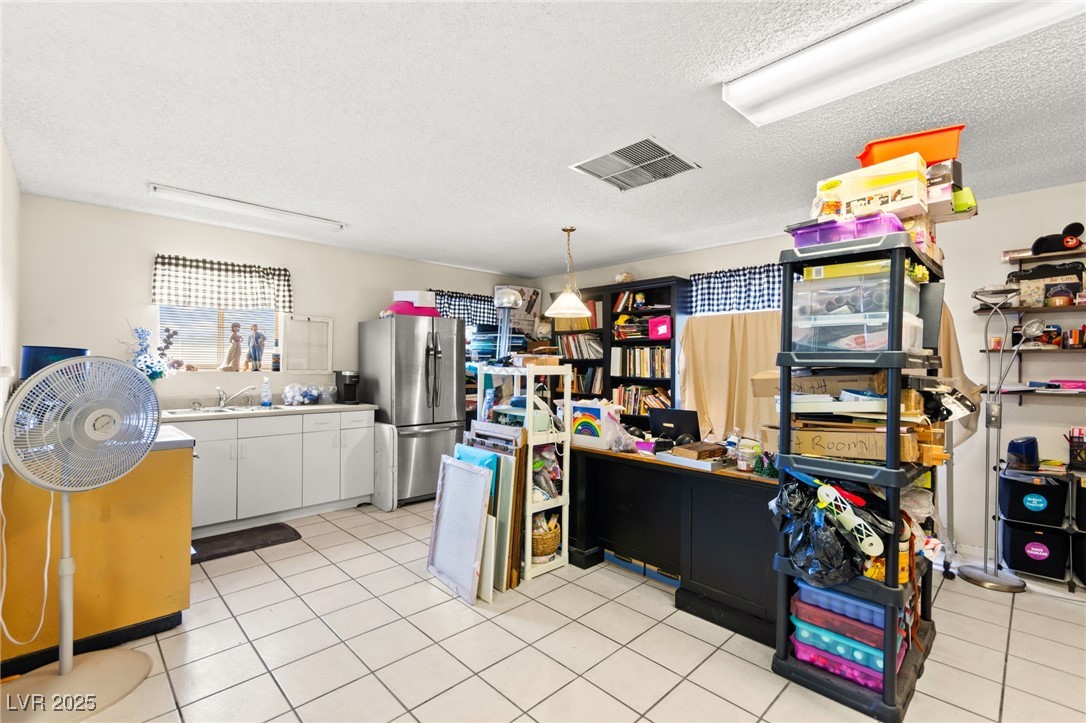 3300 East Navajo Boulevard