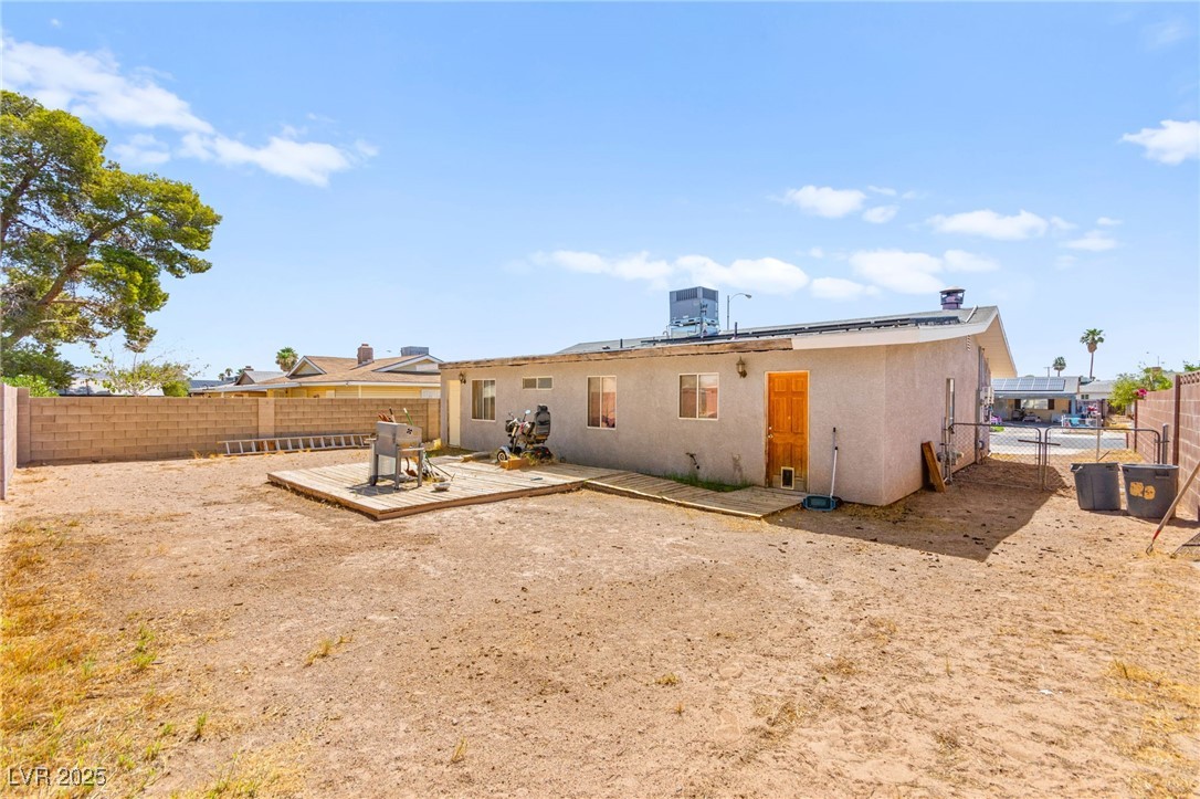 5225 Saratoga Drive