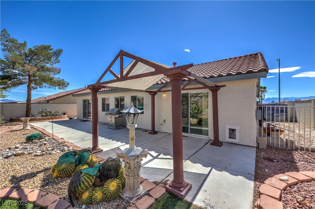 1166 Panorama Heights Street