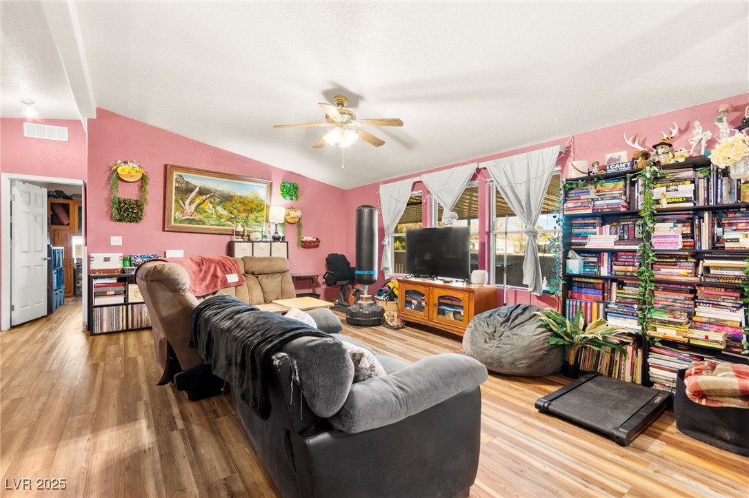4954 Mar Vista Way