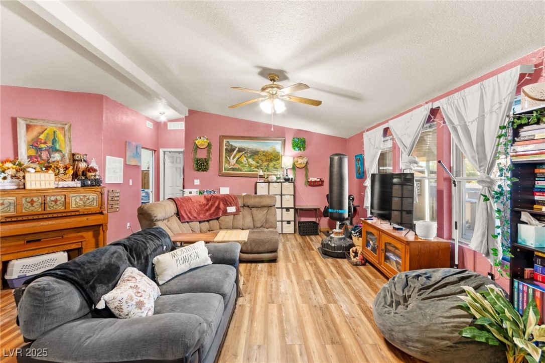 4954 Mar Vista Way