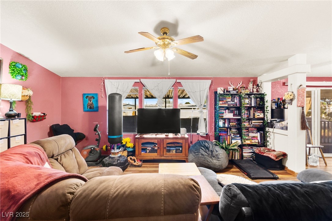 4954 Mar Vista Way