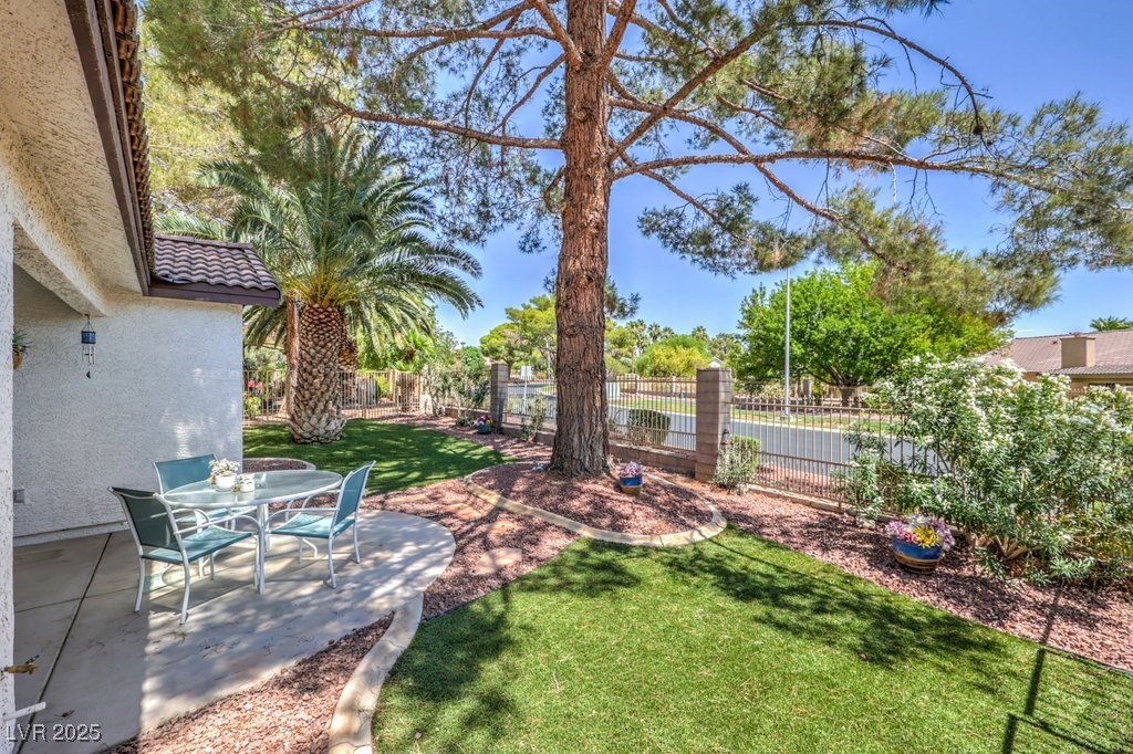 5320 CASTLE HARBOR Avenue