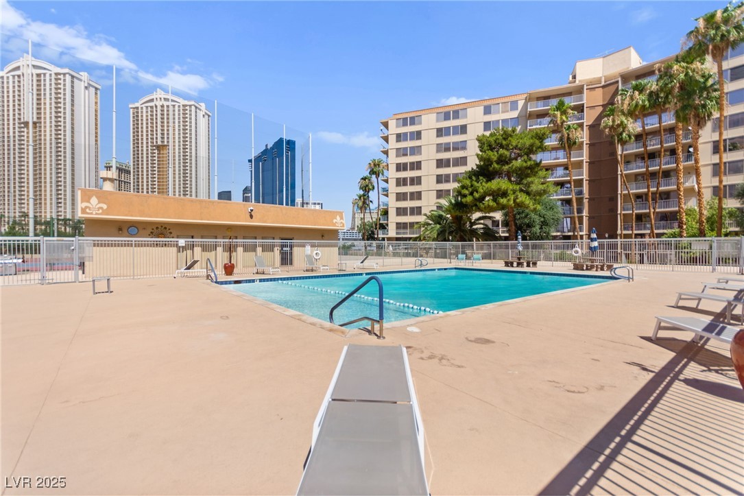 205 East Harmon Avenue 1012