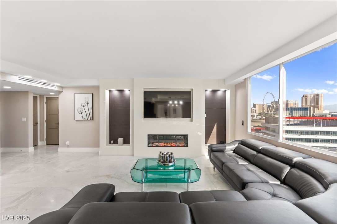 205 East Harmon Avenue 1012