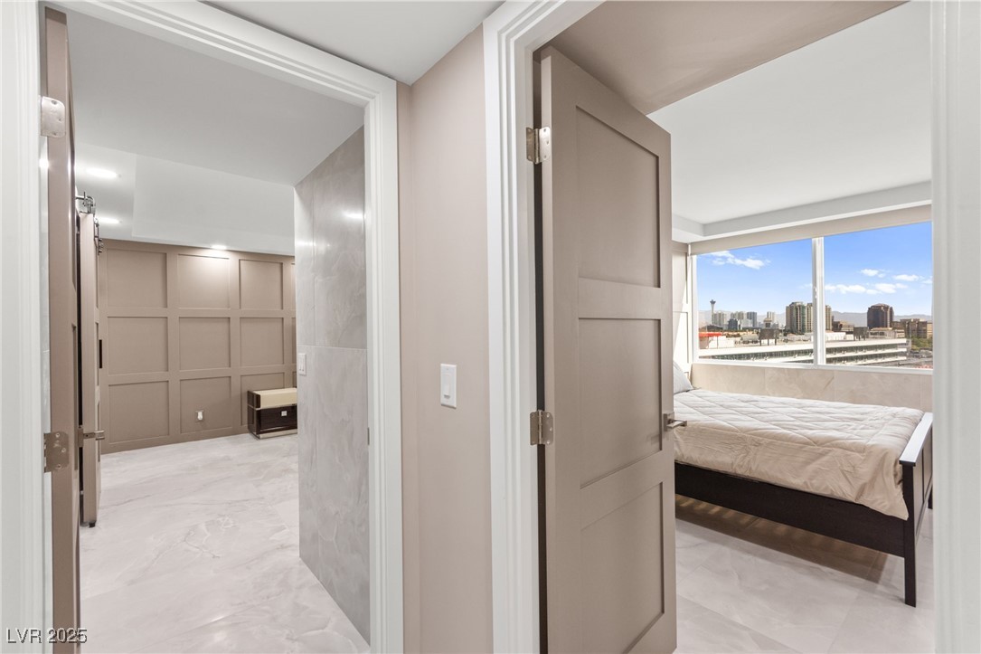 205 East Harmon Avenue 1012