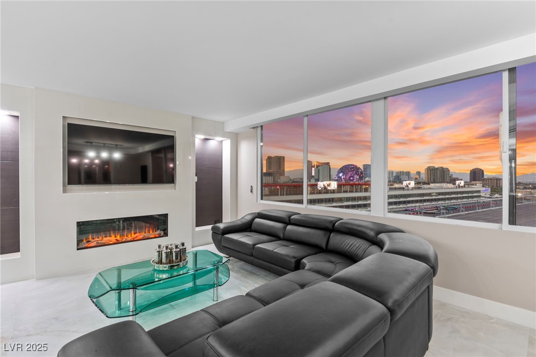 205 East Harmon Avenue 1012