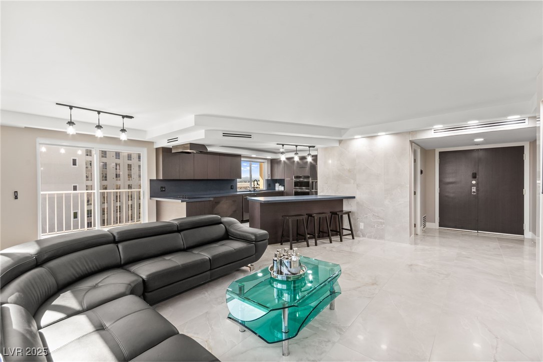 205 East Harmon Avenue 1012