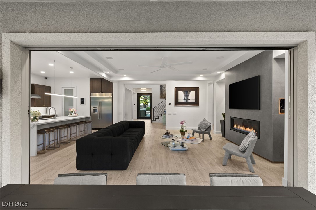2240 Boutique Avenue
