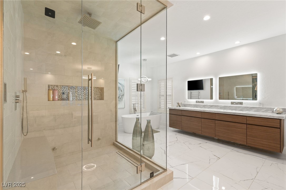2240 Boutique Avenue