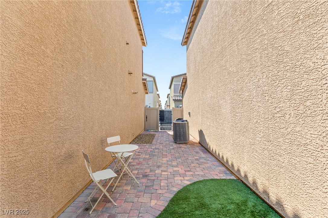 7354 Sunray Point Street
