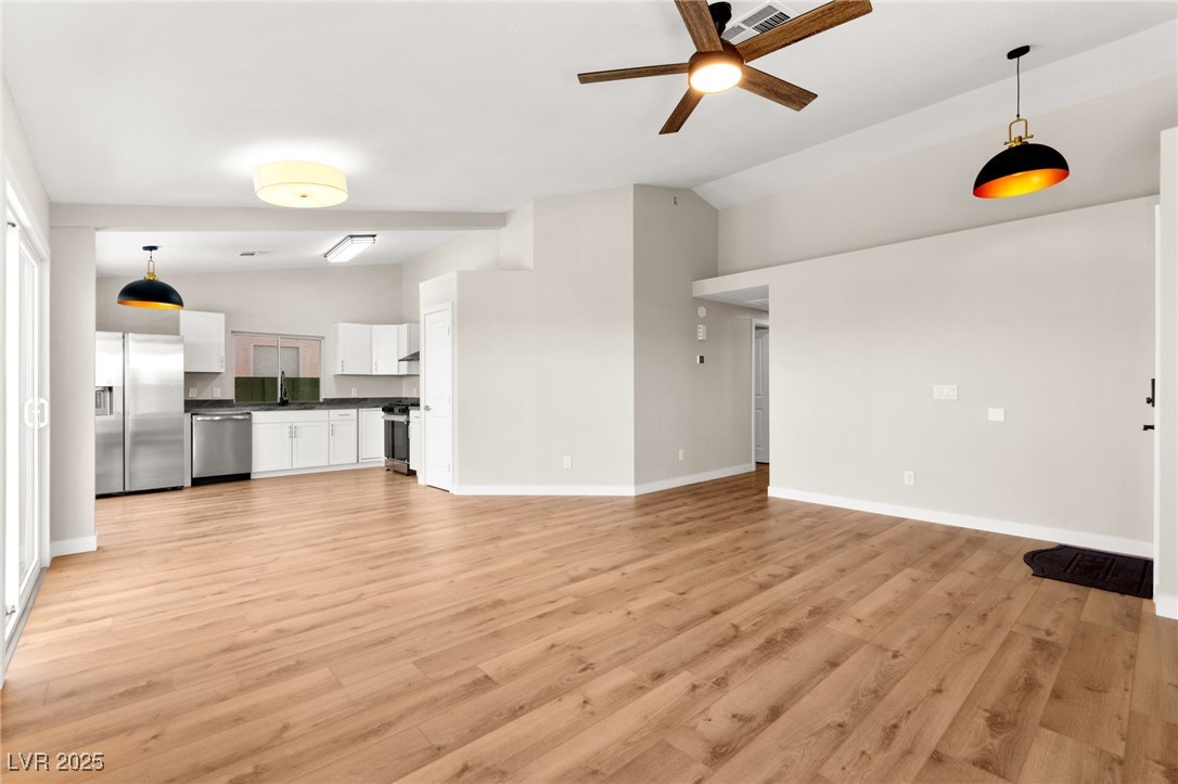 1904 Leaning Pine Way