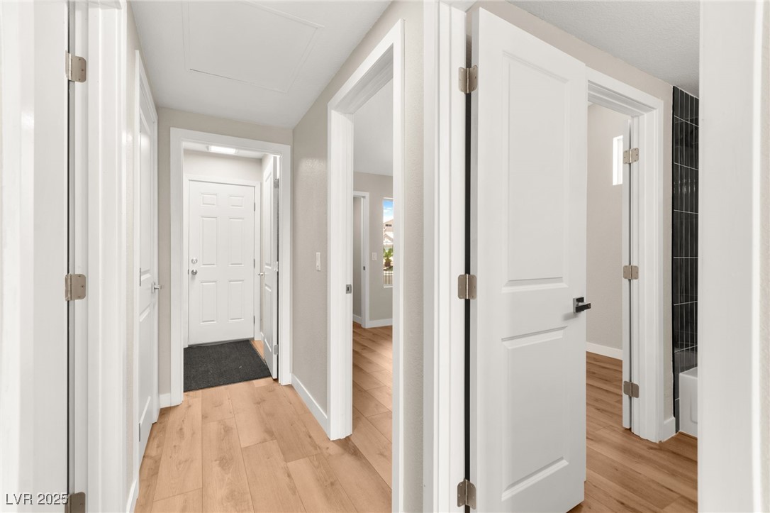 1904 Leaning Pine Way