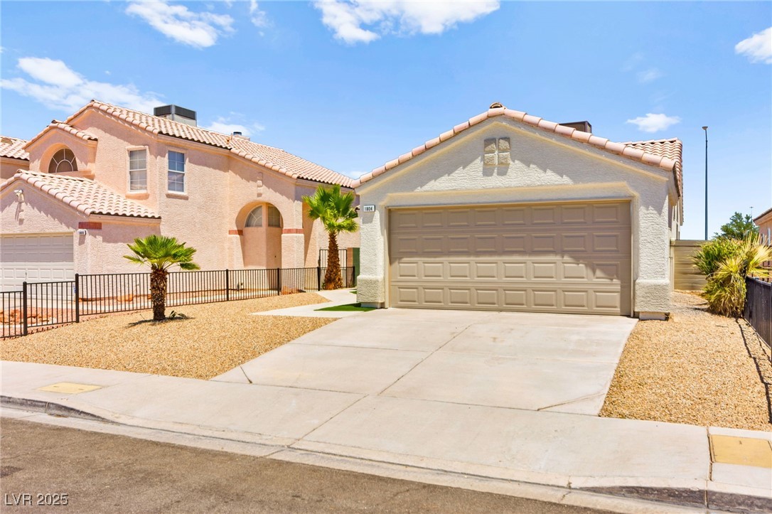 1904 Leaning Pine Way