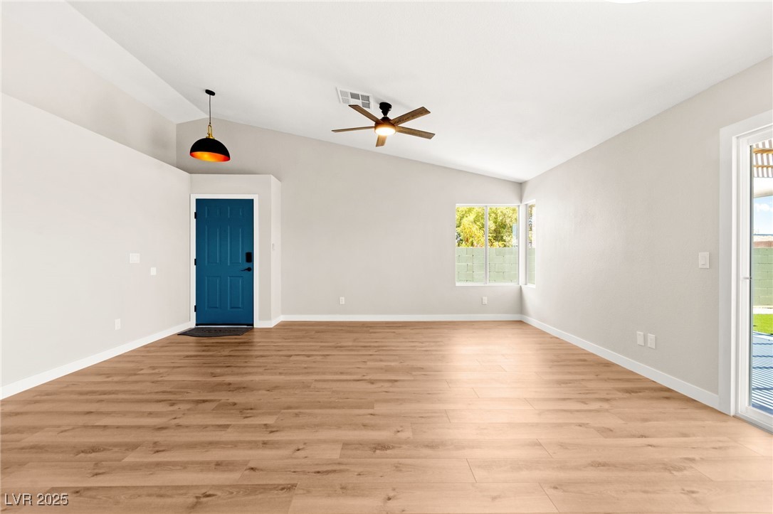 1904 Leaning Pine Way