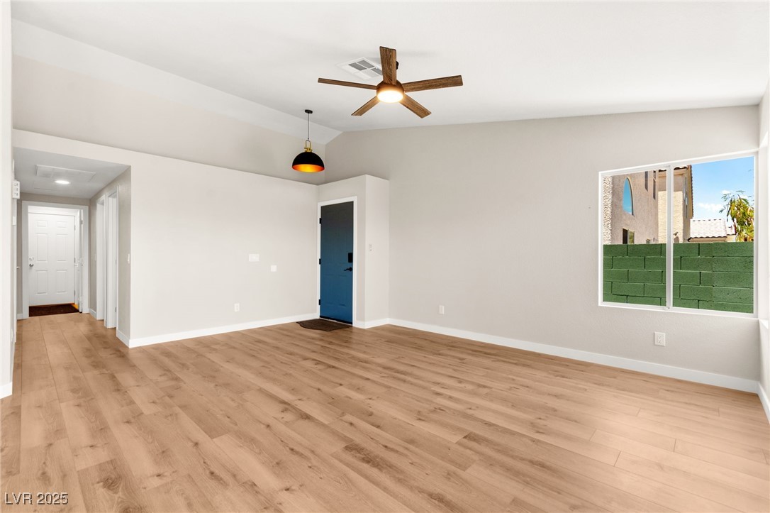 1904 Leaning Pine Way