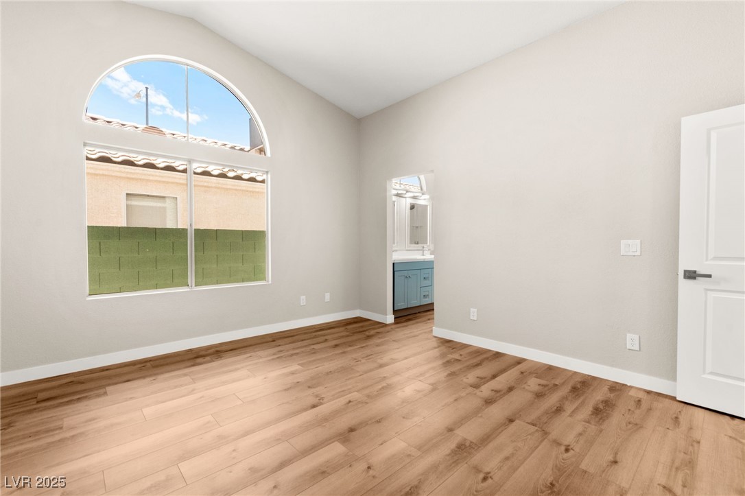 1904 Leaning Pine Way