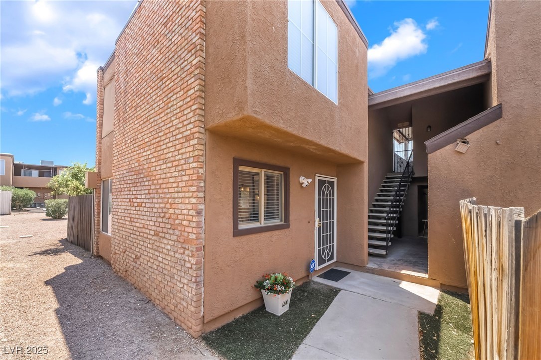 1467 Hialeah Drive C