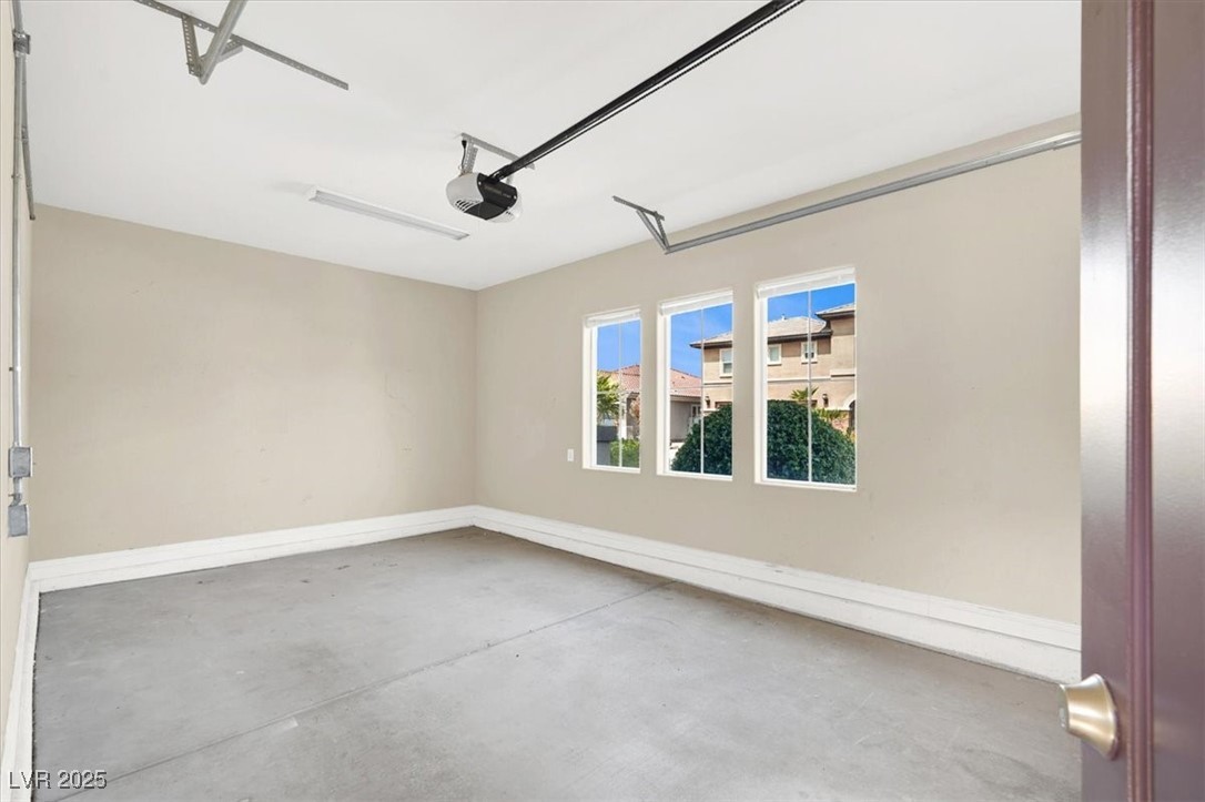8517 Grand Palms Circle