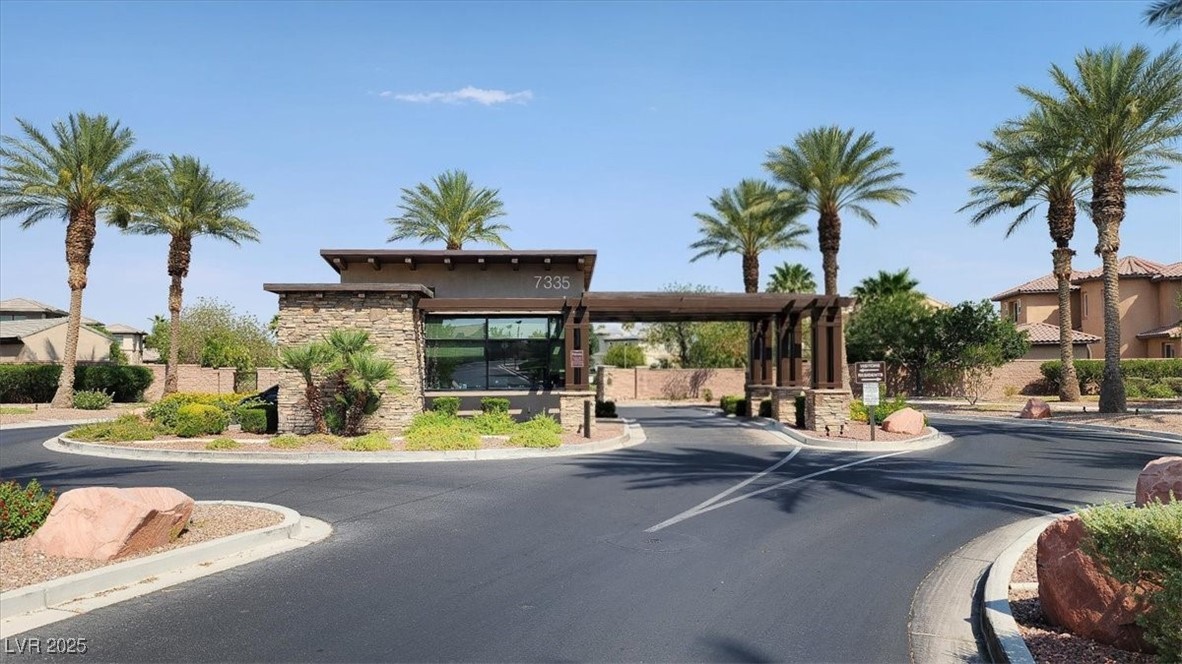 8517 Grand Palms Circle