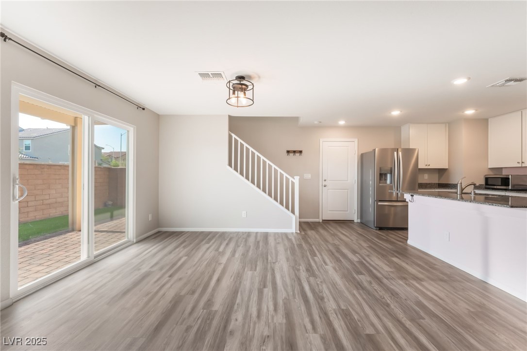 1102 East Dorrell Lane