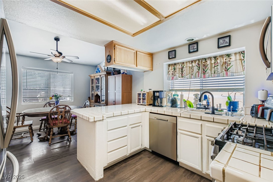 4001 Clove Tree Court