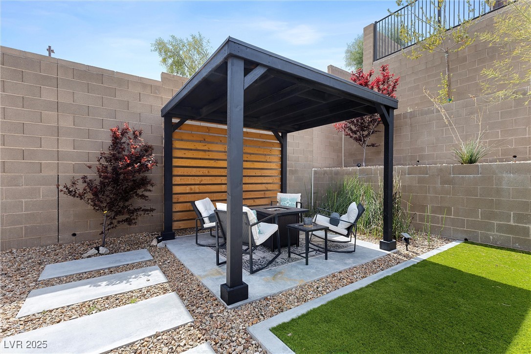 2367 Ridgeline Wash Street