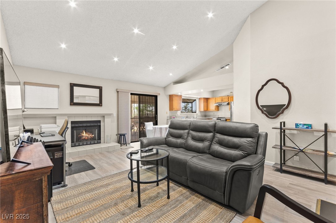 7951 Aspendale Drive