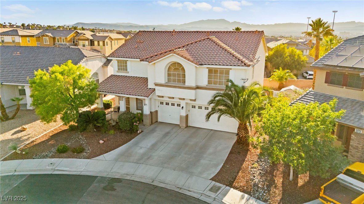 977 Courtney Valley Street