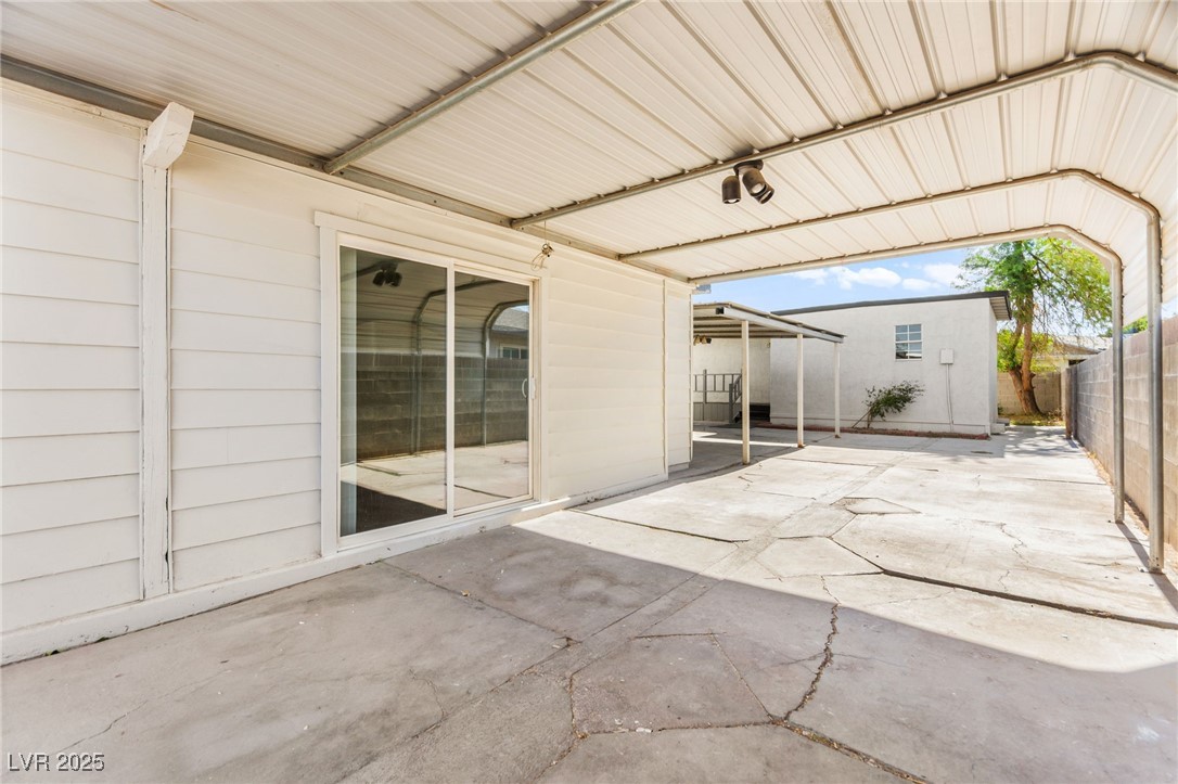 5285 Hillsboro Lane