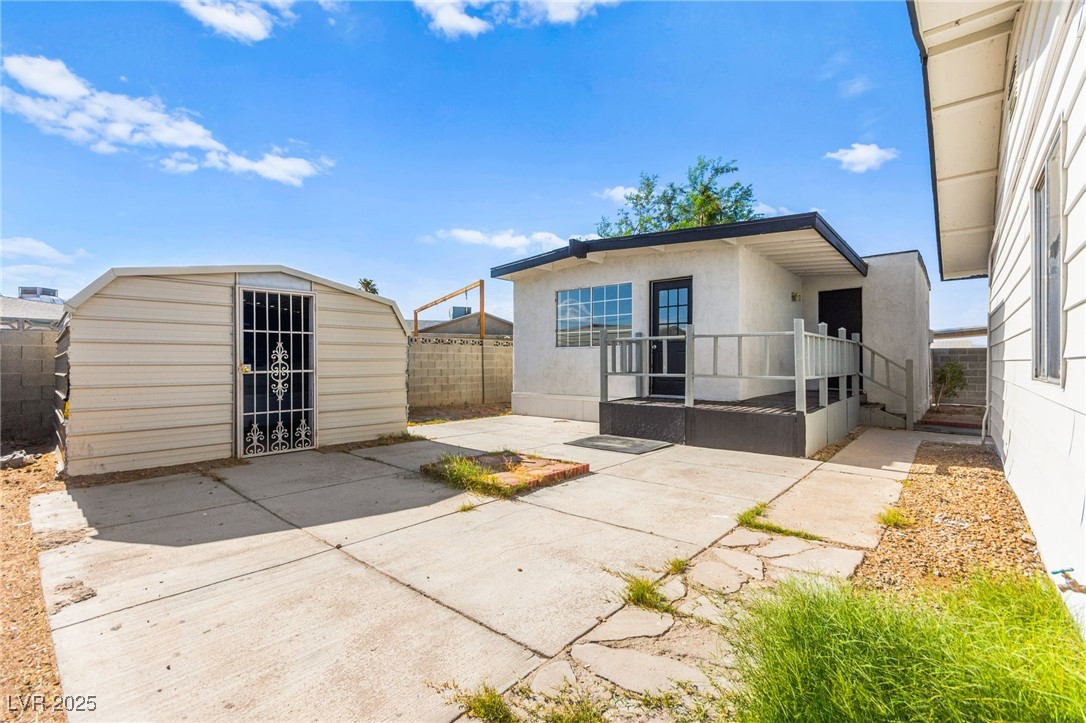 5285 Hillsboro Lane