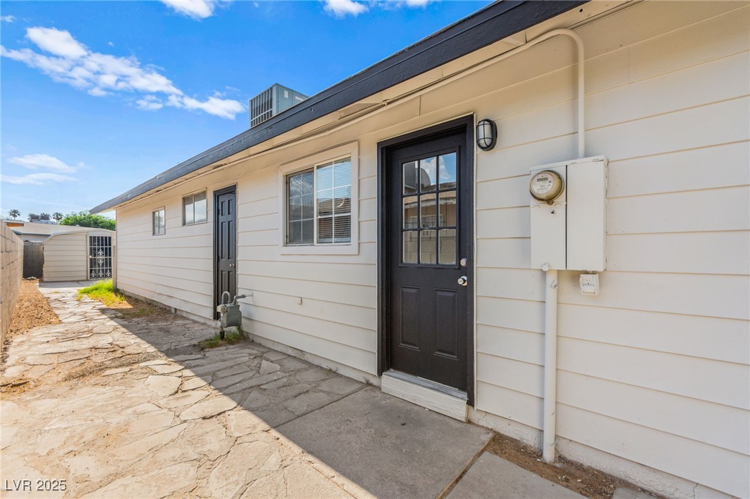 5285 Hillsboro Lane